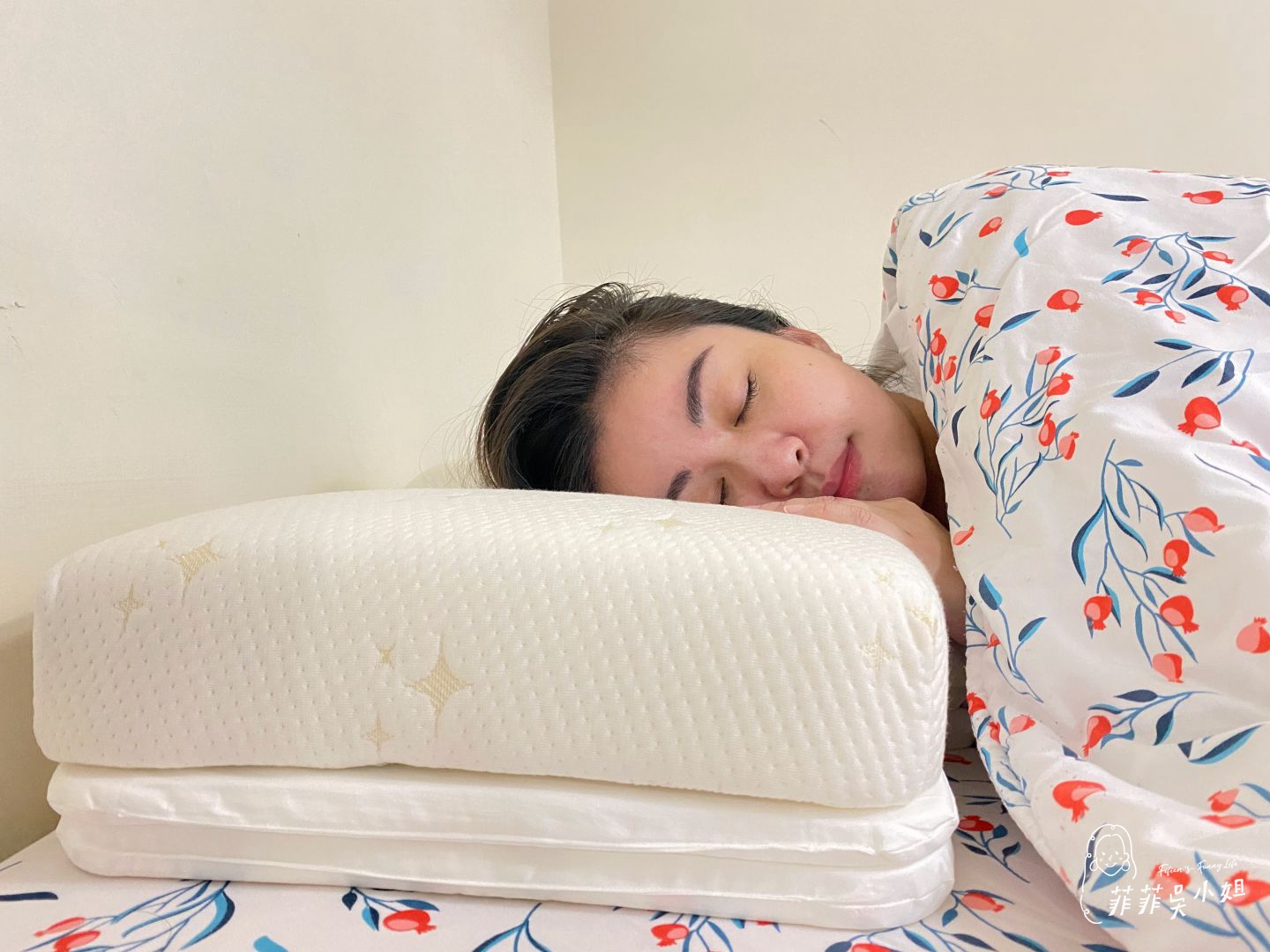 一顆好睡的枕頭 LoveFu月眠枕 量身調整高度 怎麼睡都夜夜好眠 @菲菲吳小姐