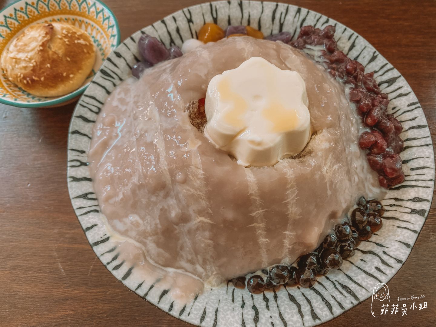 嘉年華冰菓室 小金門復古冰店 好吃蜜芋頭冰+金門才有的傳統桶餅 @菲菲吳小姐