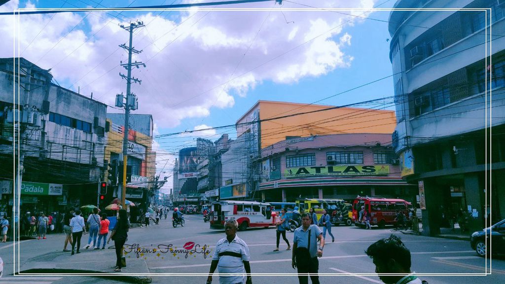 | 菲律賓遊學旅行 | 宿霧市區觀光景點 麥哲倫十字架 聖嬰大教堂 科隆老街 聖佩特羅堡 Grab叫車 吉普尼車體驗 @菲菲吳小姐