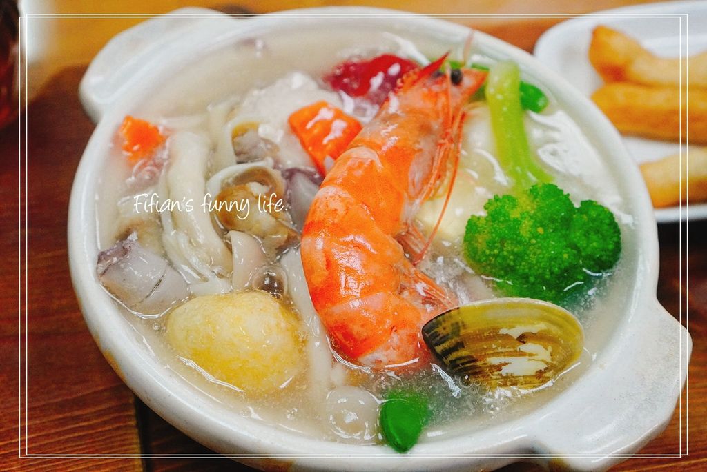 海龍珠海鮮餐廳 google評價超過5000則的基隆在地23年老字號水產餐廳 @菲菲吳小姐