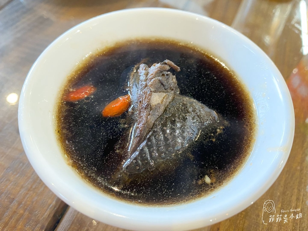 | 宜蘭美食 | 鰻晏 鰻魚專業料理 想吃肉質軟嫰無土味鰻魚就來這家 @菲菲吳小姐