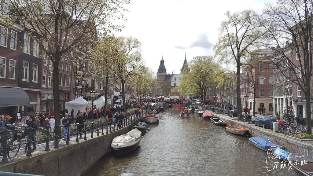 | 荷蘭 | 荷蘭4月最瘋的一天  荷蘭國王節King&#8217;s Day 橘色狂歡派對 阿姆斯特丹運河區 @菲菲吳小姐