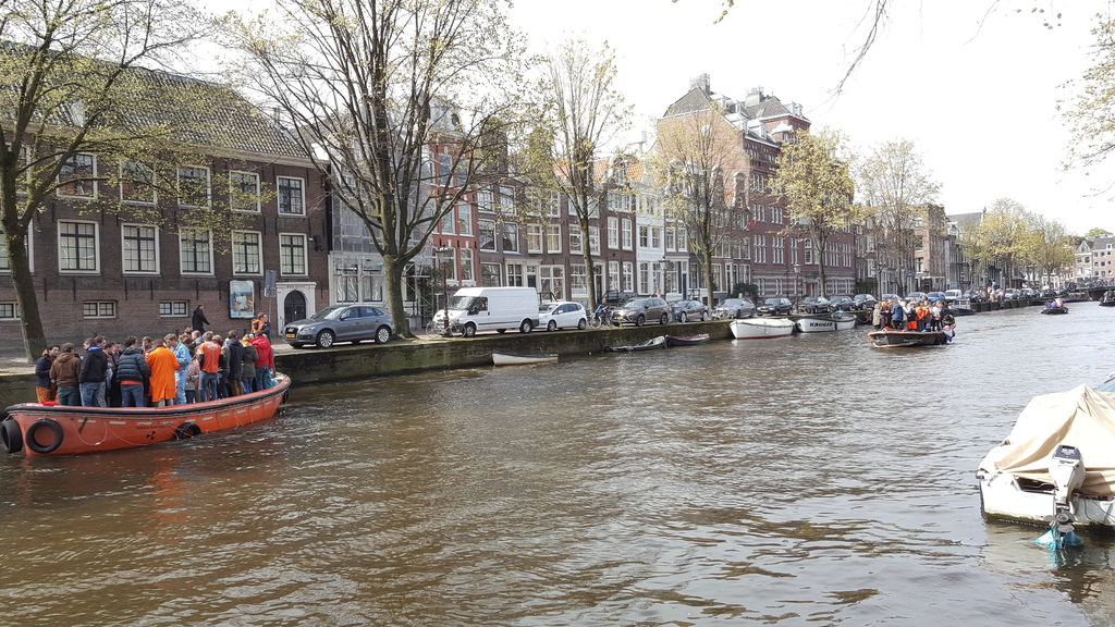 荷蘭4月最瘋的一天  荷蘭國王節King&#8217;s Day 橘色狂歡派對 阿姆斯特丹運河區 @菲菲吳小姐