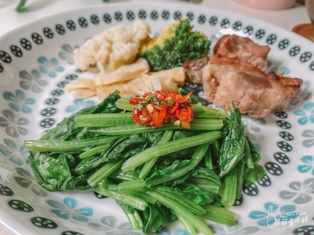 | 飲食 | 小宅食袋低卡輕飲食６週挑戰 方便加熱輕鬆懶人料理包 @菲菲吳小姐